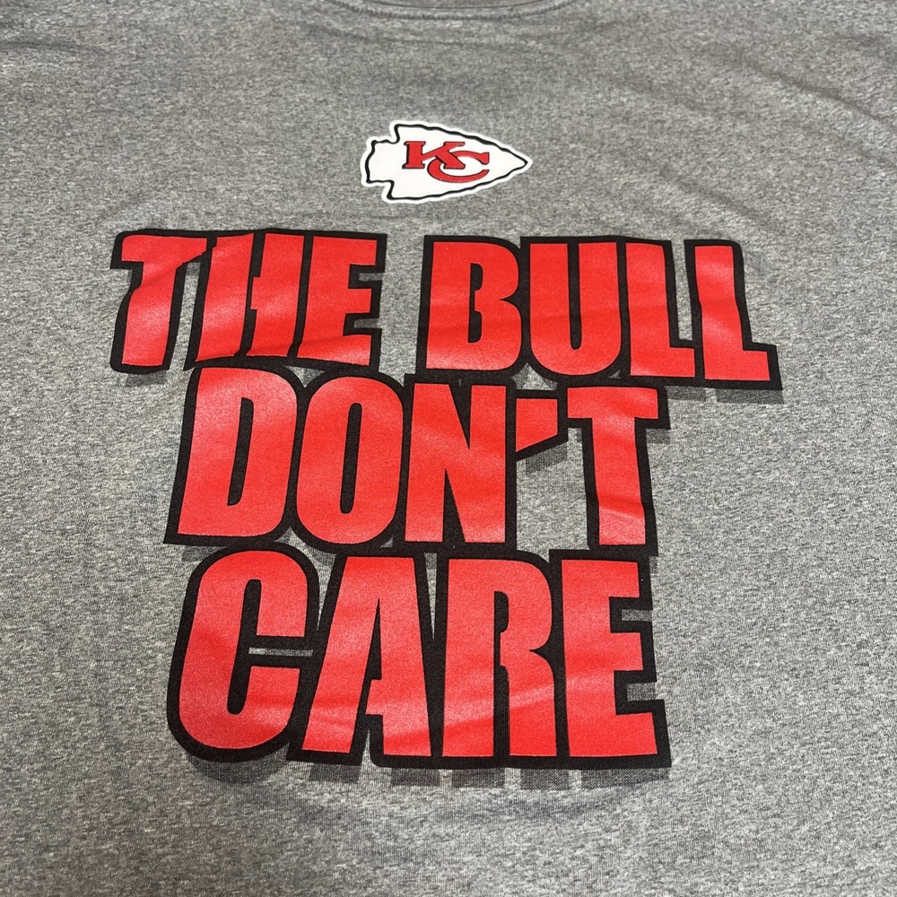 Kansas City Chiefs The Bull Dont Care NFL Dri Fit T Shirt Mens XXL Grey Nike